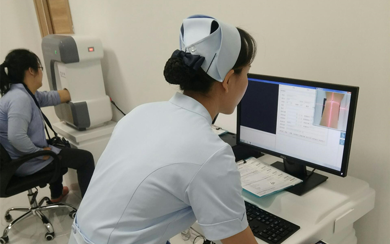操作醫(yī)生免受任何照射劑量，保證操作醫(yī)生長期操作安全